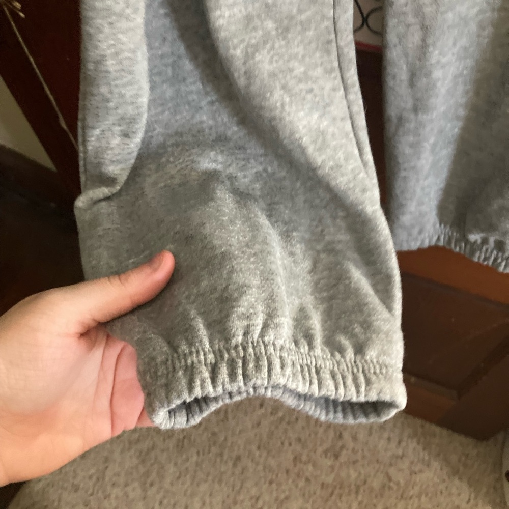 Grey sweats / sweatpants